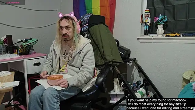 Snapshot of tallnerdyguy chatting on 10, 11, 2025 tallnerdyguy online show from 10, 11, 2025