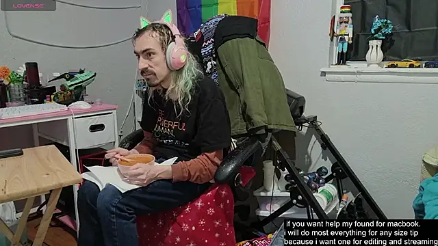 Snapshot of tallnerdyguy chatting on 14, 11, 2025 tallnerdyguy online show from 14, 11, 2025