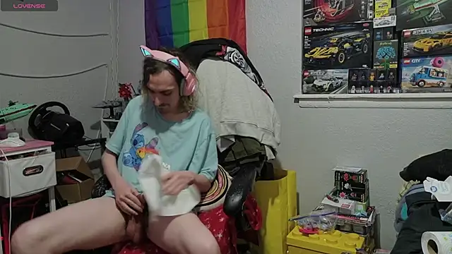 tallnerdyguy online show from 6, 4, 2026