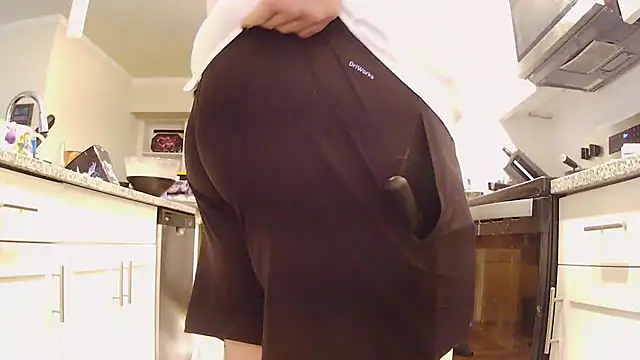 Snapshot of Strong_Bear89 chatting on 1, 12, 2025 Strong Bear89 online show from 1, 12, 2025