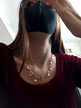 Snapshot of Tisha-01 chatting on 20, 11, 2025 Tisha-01 online show from 20, 11, 2025