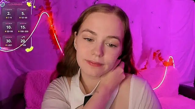 Snapshot of Fox_Lisa chatting on 10, 11, 2025 Fox Lisa online show from 10, 11, 2025