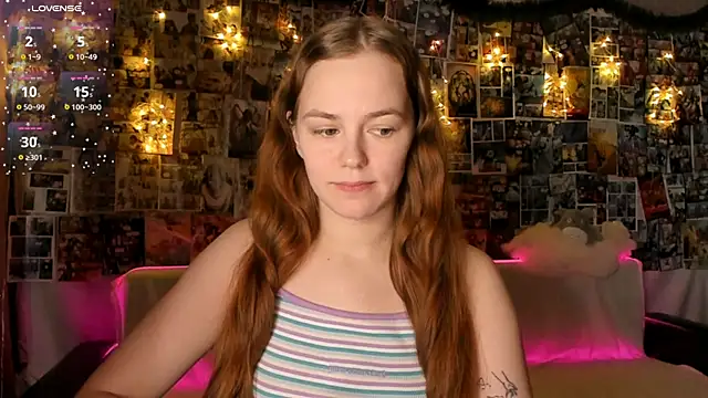 Snapshot of Fox_Lisa chatting on 14, 12, 2025 Fox Lisa online show from 14, 12, 2025