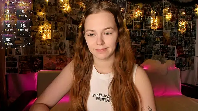 Snapshot of Fox_Lisa chatting on 16, 12, 2025 Fox Lisa online show from 16, 12, 2025