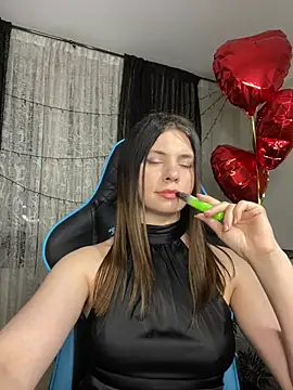 Snapshot of CurlyLara chatting on 28, 2, 2025 CurlyLara online show from 28, 2, 2025