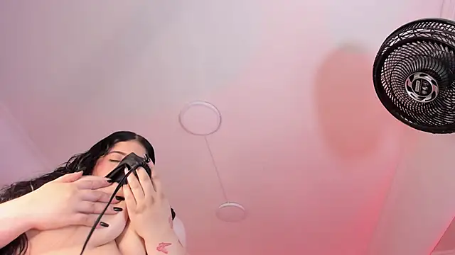 Snapshot of AmberiniHoffman chatting on 4, 2, 2025 AmberiniHoffman online show from 4, 2, 2025