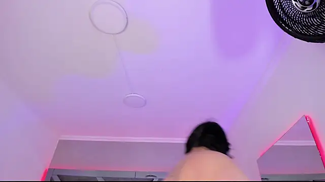 Snapshot of AmberiniHoffman chatting on 21, 2, 2025 AmberiniHoffman online show from 21, 2, 2025