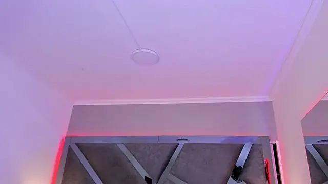 Snapshot of AmberiniHoffman chatting on 5, 3, 2025 AmberiniHoffman online show from 5, 3, 2025