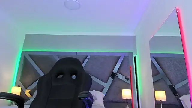 Snapshot of AmberiniHoffman chatting on 7, 3, 2025 AmberiniHoffman online show from 7, 3, 2025