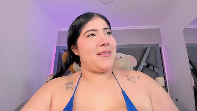 Snapshot of AmberiniHoffman chatting on 8, 10, 2025 AmberiniHoffman online show from 8, 10, 2025