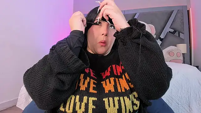 Snapshot of AmberiniHoffman chatting on 27, 10, 2025 AmberiniHoffman online show from 27, 10, 2025