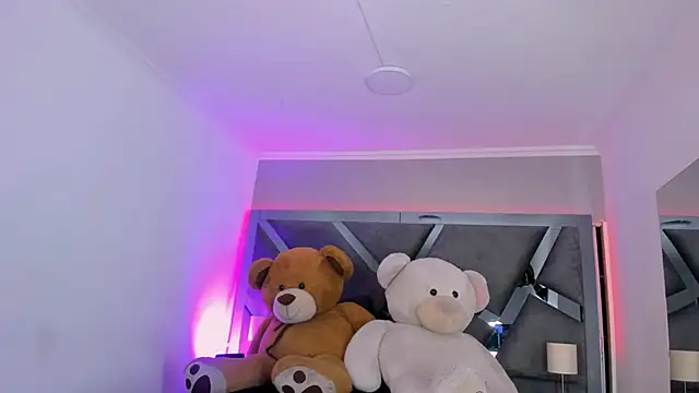 Snapshot of AmberiniHoffman chatting on 7, 11, 2025 AmberiniHoffman online show from 7, 11, 2025