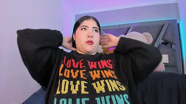 Snapshot of AmberiniHoffman chatting on 11, 11, 2025 AmberiniHoffman online show from 11, 11, 2025