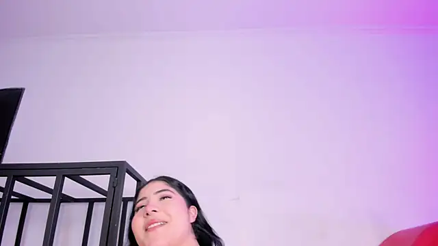 Snapshot of AmberiniHoffman chatting on 25, 11, 2025 AmberiniHoffman online show from 25, 11, 2025