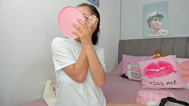 naughtyloverss online show from 10, 4, 2026