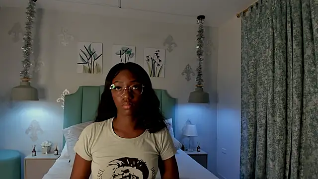 Khenta Michells online show from 5, 2, 2025