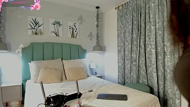 Khenta Michells online show from 13, 2, 2025