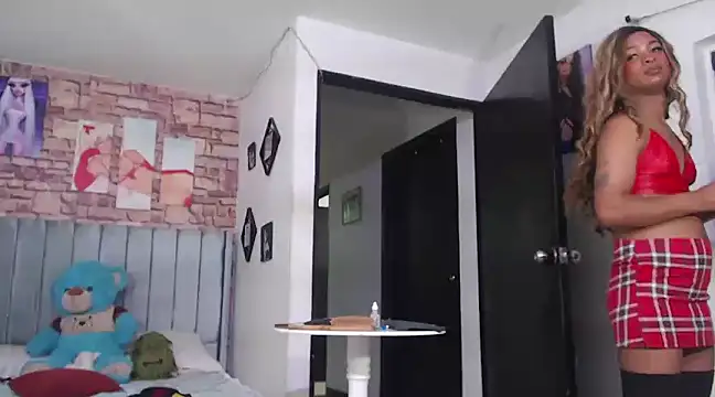 vixenxqueens online show from 4, 1, 2025