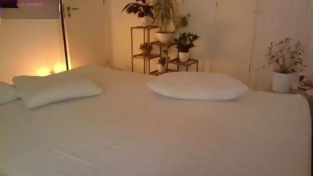 yournextdoorhottie online show from 3, 4, 2026