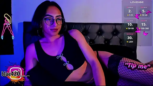 Skyler  blue4 online show from 20, 12, 2024