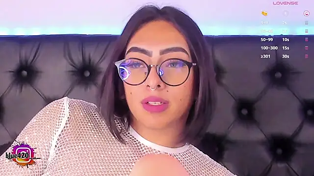 Skyler  blue4 online show from 30, 1, 2025