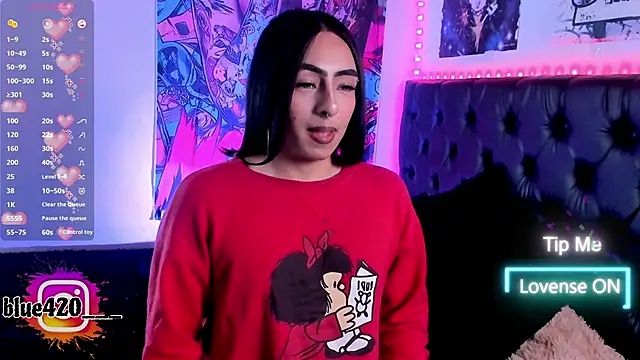 Skyler  blue4 online show from 13, 12, 2025