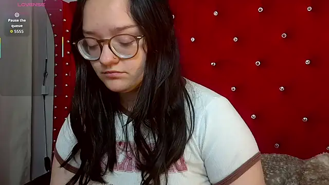 Snapshot of charlotte1-ls chatting on 23, 10, 2025 charlotte1-ls online show from 23, 10, 2025