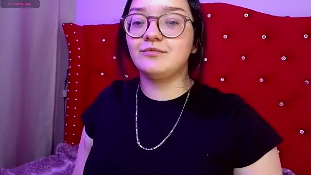 Snapshot of charlotte1-ls chatting on 28, 10, 2025 charlotte1-ls online show from 28, 10, 2025