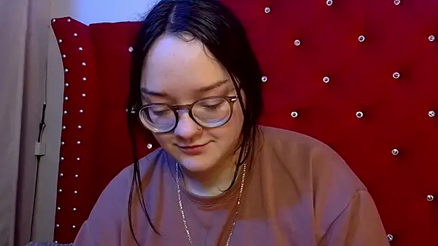 Snapshot of charlotte1-ls chatting on 24, 11, 2025 charlotte1-ls online show from 24, 11, 2025