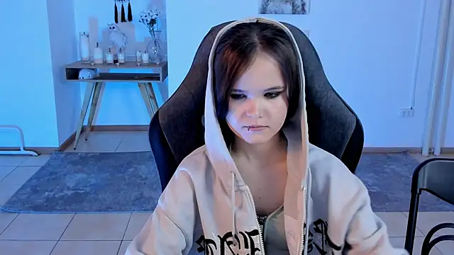 Elainebeness online show from 5, 2, 2025