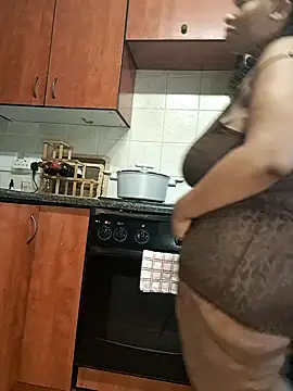 Snapshot of thicktash chatting on 2, 2, 2025 thicktash online show from 2, 2, 2025