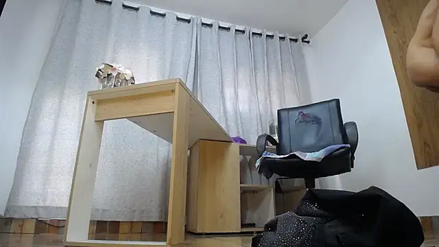 Kathleen Rodriguez online show from 15, 10, 2025