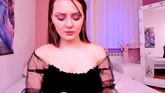 Tender Amber online show from 30, 1, 2025