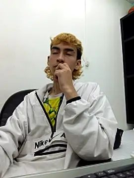 ttimy x boy online show from 17, 3, 2026