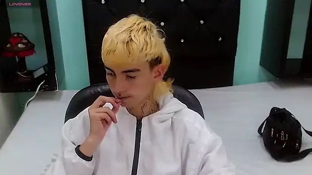 ttimy x boy online show from 16, 4, 2026