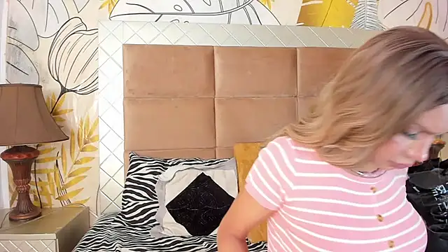 amazing dolltsx online show from 6, 12, 2024