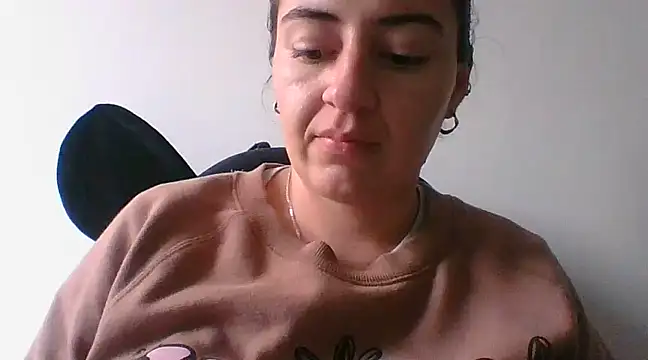  karlie kloss  online show from 3, 12, 2024