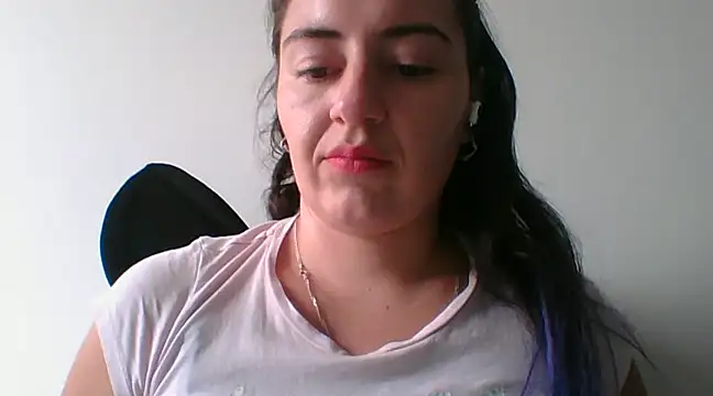  karlie kloss  online show from 4, 2, 2025