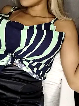 fofinhaa12 online show from 22, 3, 2025