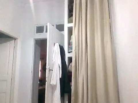 Snapshot of roland_alex1 chatting on 15, 1, 2026 roland alex1 online show from 15, 1, 2026