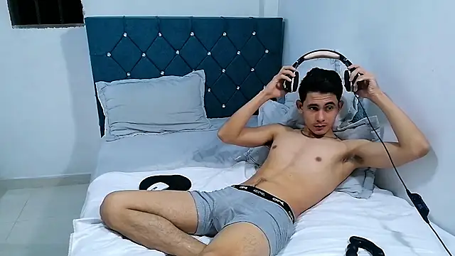 alexispaez457062 online show from 7, 3, 2025