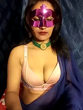 Stripy Doll online show from 15, 12, 2024