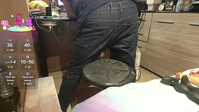 misteryman1956 online show from 17, 4, 2026