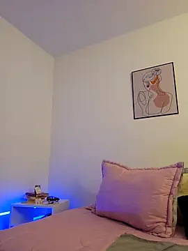 VictoriaEvaans  online show from 5, 11, 2025