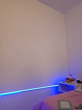 VictoriaEvaans  online show from 17, 11, 2025