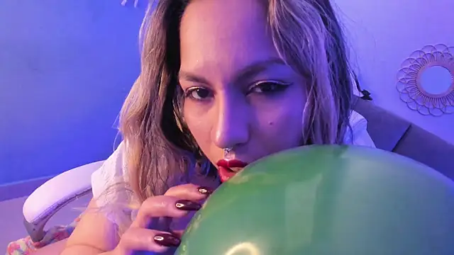 delilah fix online show from 22, 9, 2025