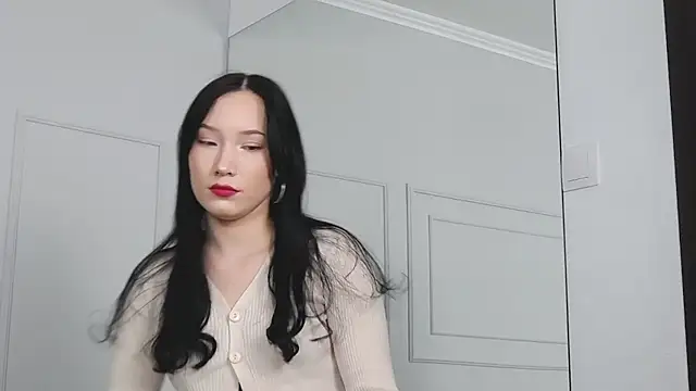 Snapshot of LeilaLow chatting on 25, 12, 2024 LeilaLow online show from 25, 12, 2024