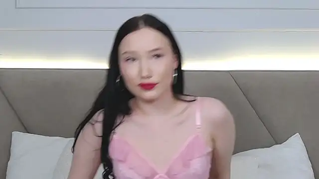 Snapshot of LeilaLow chatting on 21, 1, 2025 LeilaLow online show from 21, 1, 2025