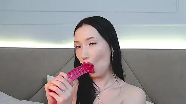 Snapshot of LeilaLow chatting on 21, 3, 2025 LeilaLow online show from 21, 3, 2025