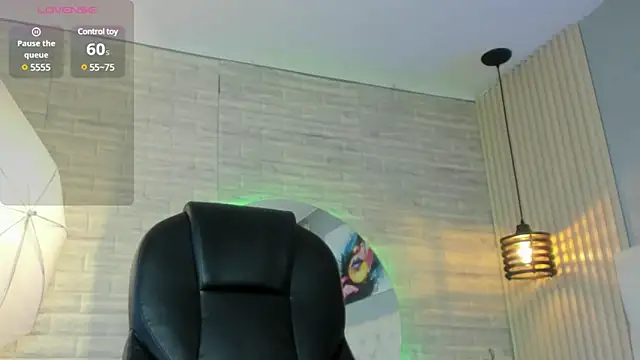 nicole  parker1 online show from 12, 2, 2025